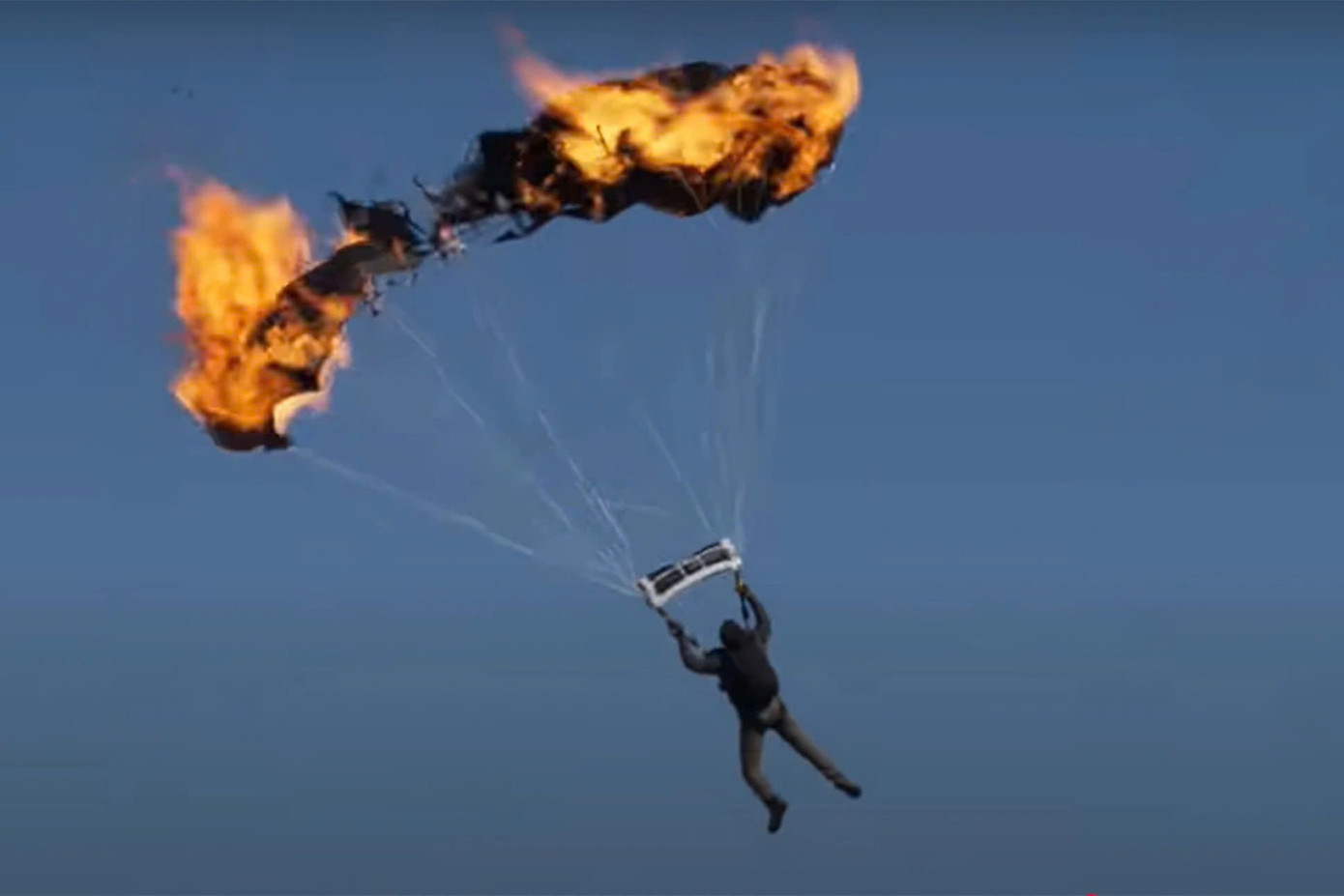 Cảnh hành động này giúp nam diễn viên lập kỷ lục Guiness thế giới. Ảnh: Paramount Pictures Cảnh hành động này giúp nam diễn viên lập kỷ lục Guiness thế giới. Ảnh: Paramount Pictures