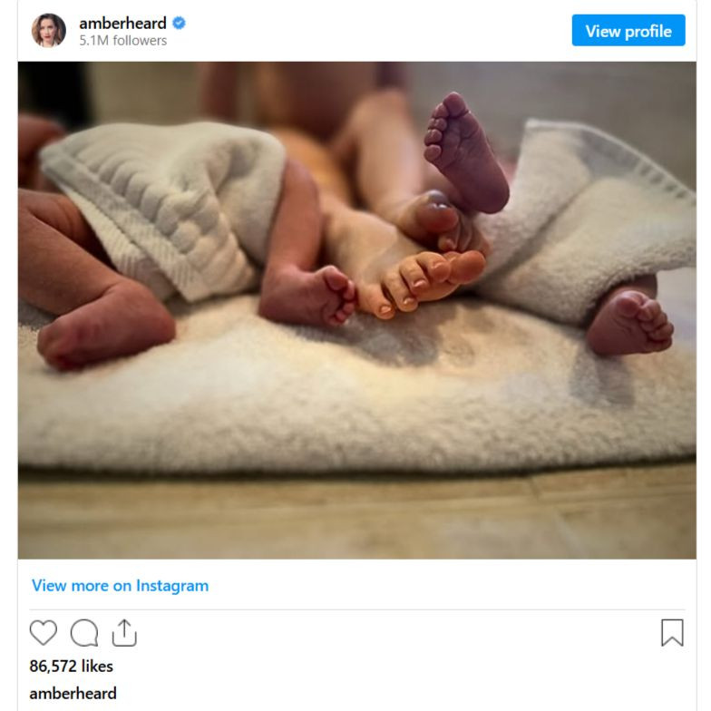 Bức ảnh Amber Heard chia sẻ trên Instagram cá nhân khuya 11/5 (giờ Việt Nam). Bức ảnh Amber Heard chia sẻ trên Instagram cá nhân khuya 11/5 (giờ Việt Nam).