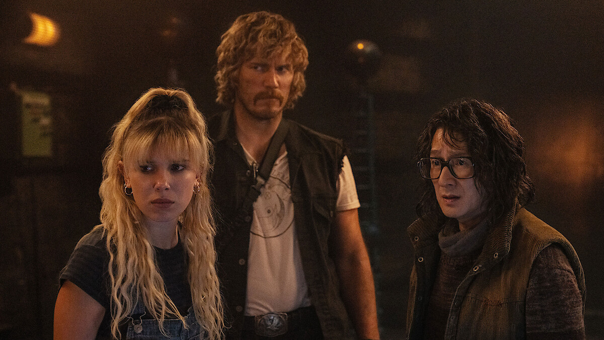 Tạo hình của Millie Bobby Brown, Chris Pratt và Quan Kế Huy trong phim. Ảnh: Netflix