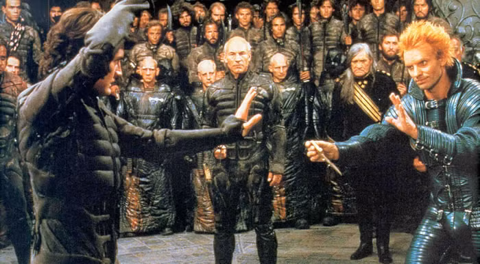 Các cảnh chiến đấu trong Dune (1984) được đánh giá là xây dựng hời hợt, thiếu chỉn chu.