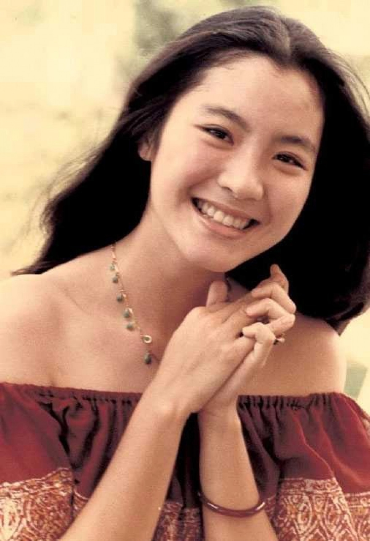 Nhan sắc của Michelle Yeoh thuở còn đôi mươi. Nhan sắc của Michelle Yeoh thuở còn đôi mươi.