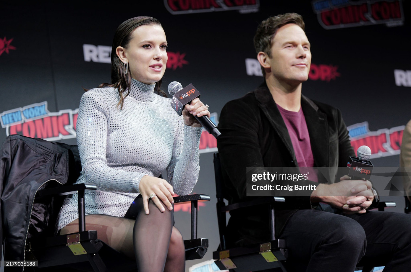 Millie Bobby Brown và Chris Pratt quảng bá phim tại sự kiện Comic Con. Ảnh: Getty Images