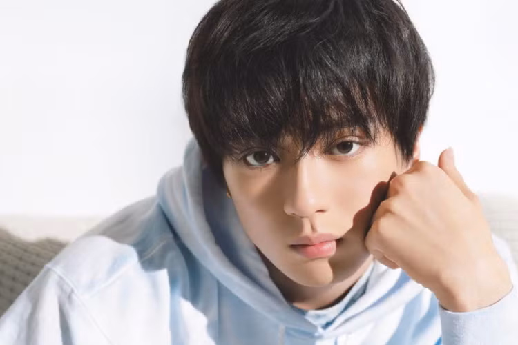 Arata Mackenyu có xuất thân gây chú ý.