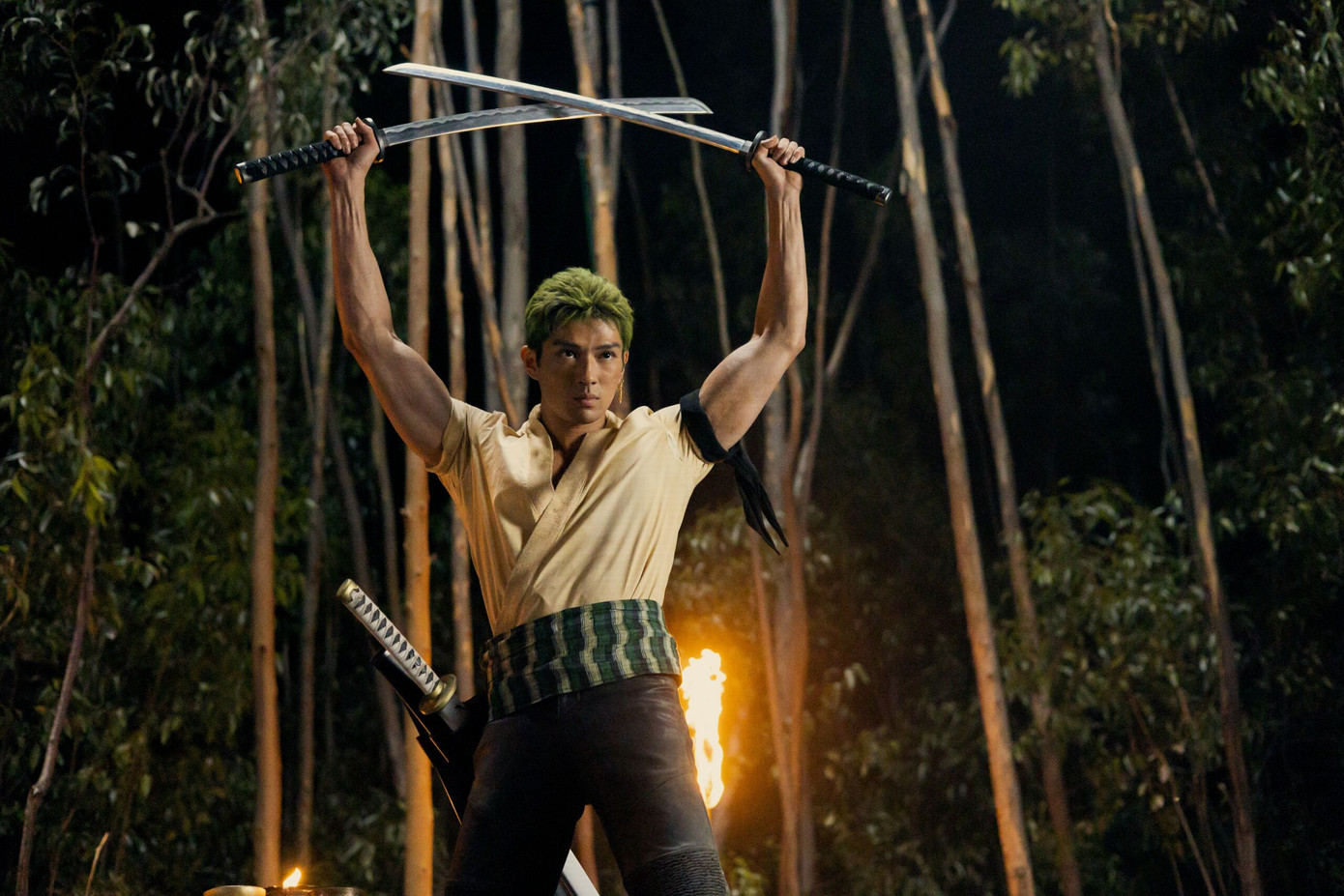 Mackenyu học cách chiến đấu như Zoro. Mackenyu học cách chiến đấu như Zoro.