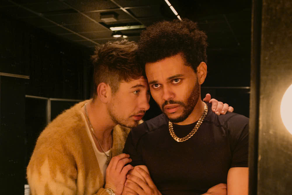 Phim mang màu sắc u tối, khai thác về danh vọng, bản sắc cá nhân và sự cô đơn trong ánh hào quang. Ảnh: IMDb