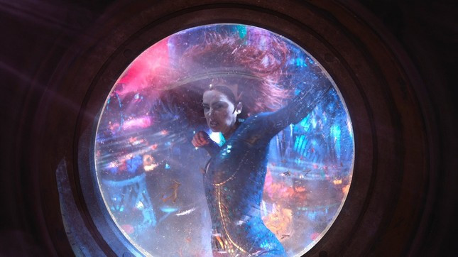 Amber Heard cũng chỉ xuất hiện vỏn vẹn một giây trong trailer. Amber Heard cũng chỉ xuất hiện vỏn vẹn một giây trong trailer.