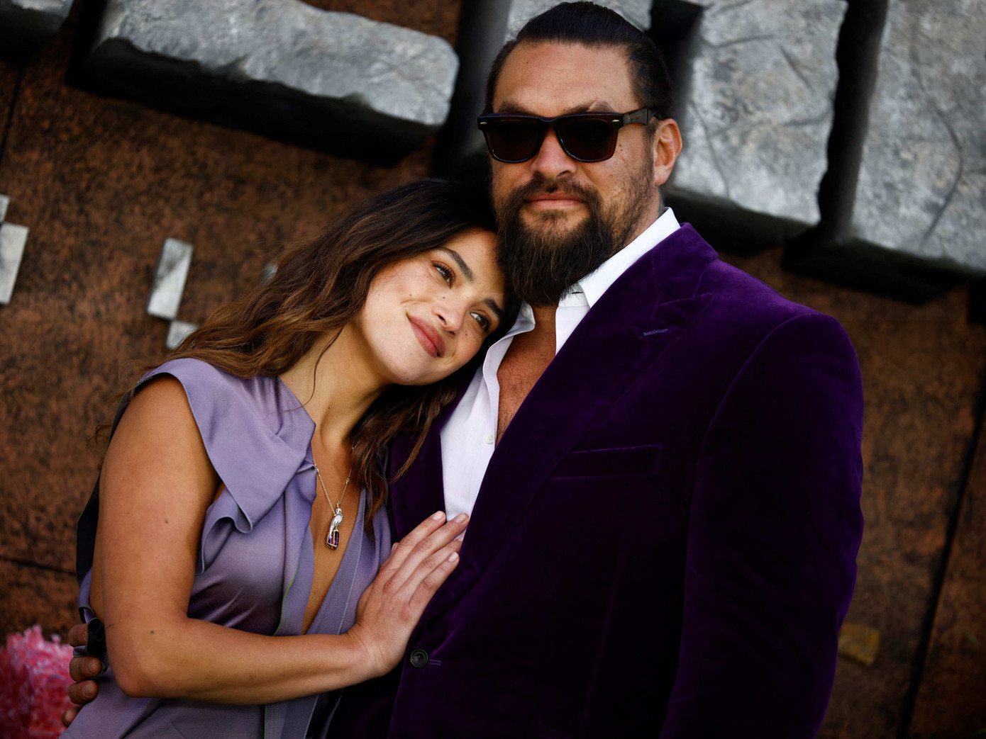 Adria công khai hẹn hò cùng "Aquaman" Jason Momoa từ tháng 5/2024. Ảnh: Getty Adria công khai hẹn hò cùng "Aquaman" Jason Momoa từ tháng 5/2024. Ảnh: Getty