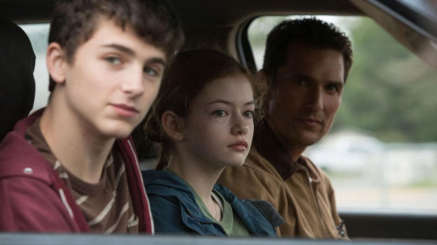 Cooper nói sẽ quay về Trái Đất khi anh bằng tuổi các con nhưng lời hứa không thành.