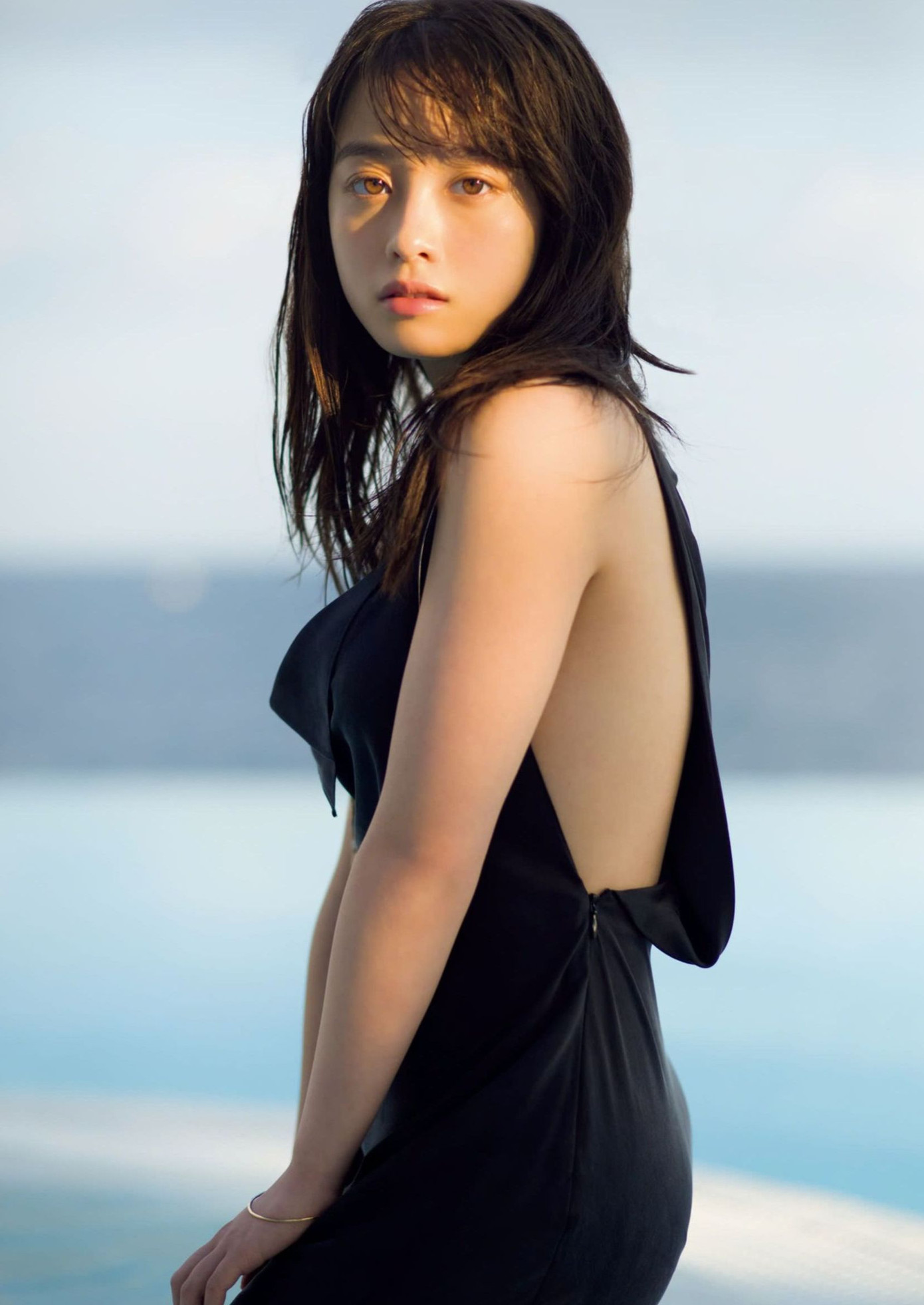 Hashimoto Kanna bị tố bắt nạt nhân viên và thiếu chuyên nghiệp trên phim trường. Hashimoto Kanna bị tố bắt nạt nhân viên và thiếu chuyên nghiệp trên phim trường.