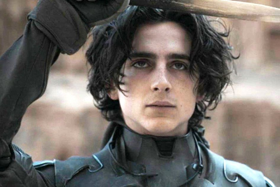 Paul Atreides rất mạnh, vì không chàng trai yếu đuối nào có thể làm lay chuyển cả ngân hà. Paul Atreides rất mạnh, vì không chàng trai yếu đuối nào có thể làm lay chuyển cả ngân hà.