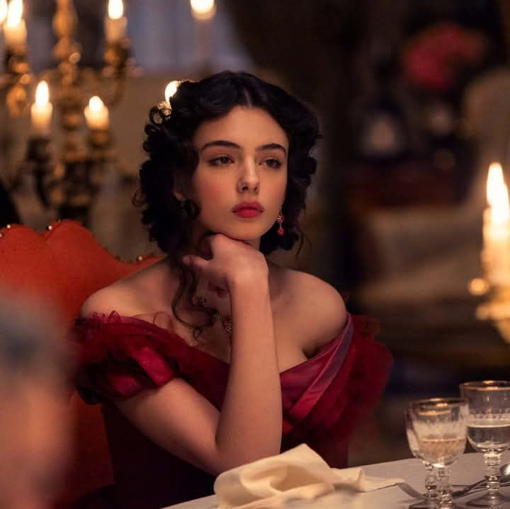 Deva thừa hưởng hoàn hảo vẻ đẹp từ mẹ, "bông hồng nước Ý" Monica Bellucci,