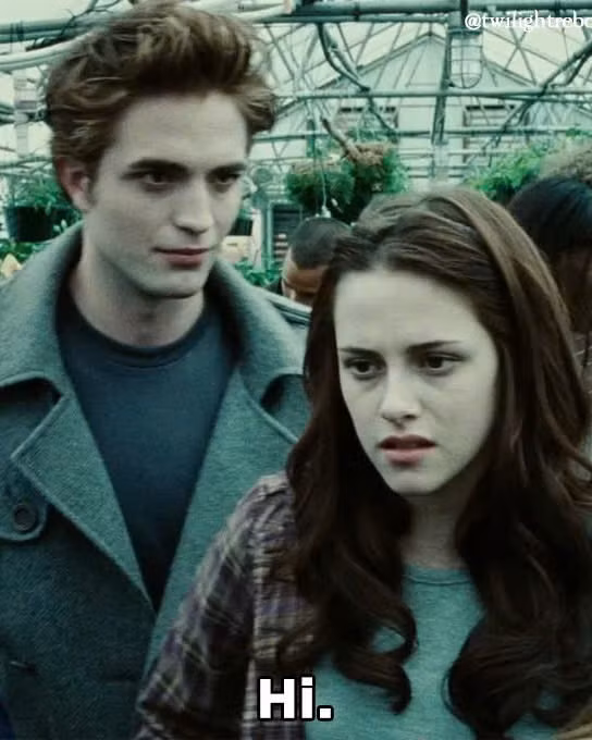 Sự tương đồng về phong cách lẫn thần thái của Louis và Olivia (trái) với vợ chồng nhà Cullen.