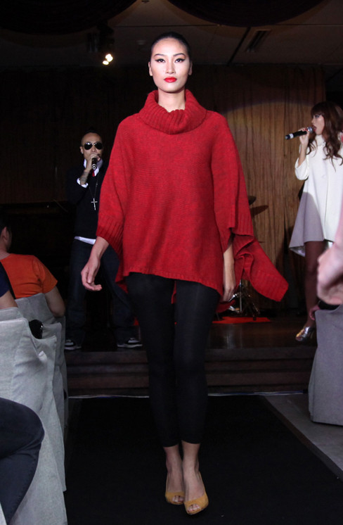 Buổi tiệc cũng có sự góp mặt của các người mẫu trẻ là học trò, đồng nghiệp của Hà Anh