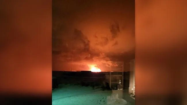 Núi lửa Iceland phun trào sau một 'động đất'. (Ảnh: Eldgosið séð frá Vatnsleysuströnd) Núi lửa Iceland phun trào sau một 'động đất'. (Ảnh: Eldgosið séð frá Vatnsleysuströnd)