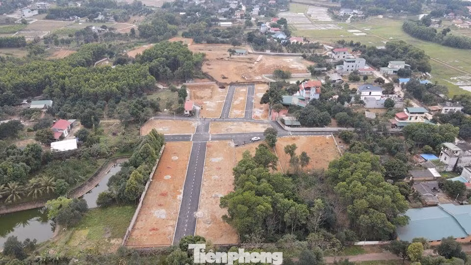 Từ ngày 4/6, Hà Nội quy định điều kiện, tiêu chí để tách thửa là khu đất phải liền thửa, không bị chia cắt; có vị trí ít nhất một mặt tiếp giáp với tuyến đường hiện có, hoặc tuyến đường theo quy hoạch.