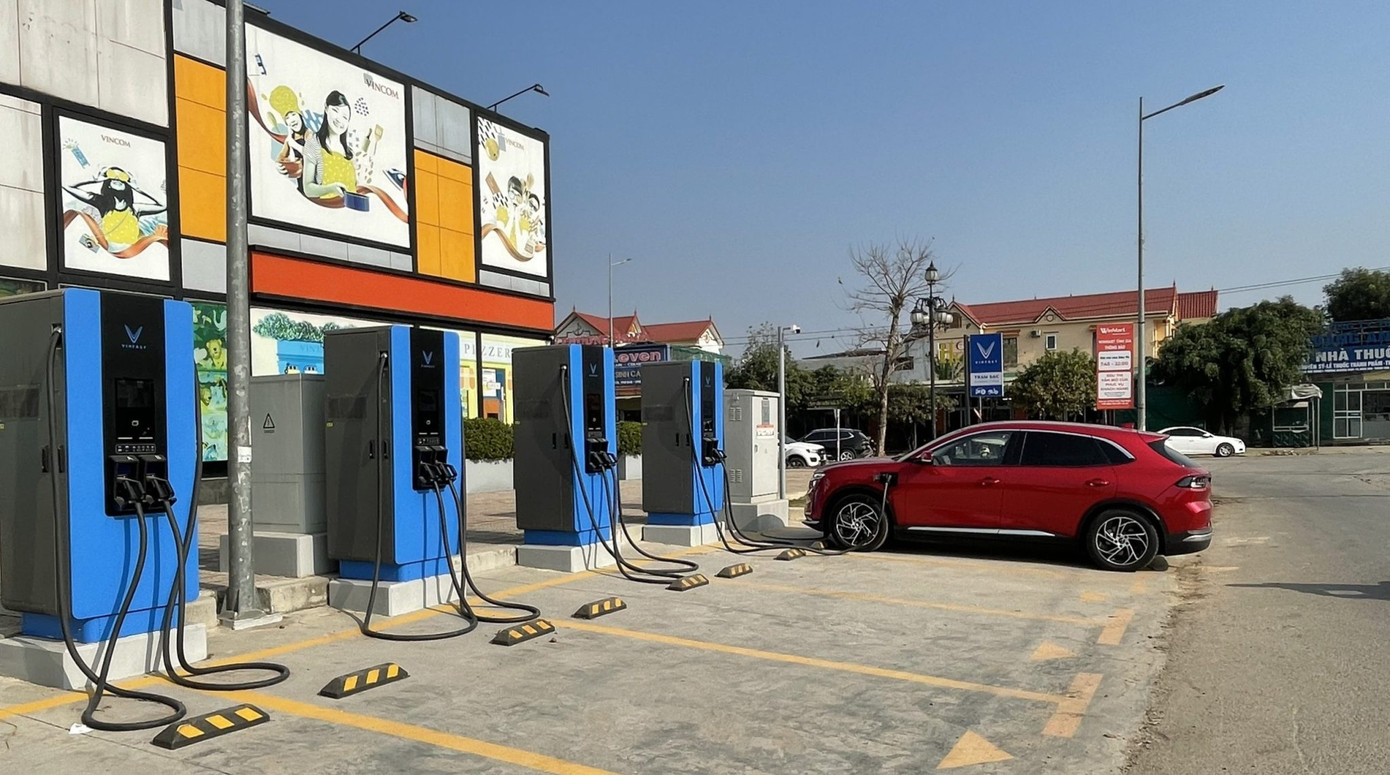 Hệ thống trạm sạc phủ rộng khắp 63 tỉnh thành giúp chủ xe điện VinFast yên tâm với mỗi hành trình dài (Ảnh: NVCC)