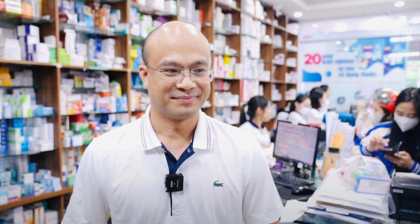 Dược sĩ Nguyễn Huy Hoàn chia sẻ trong sự kiện