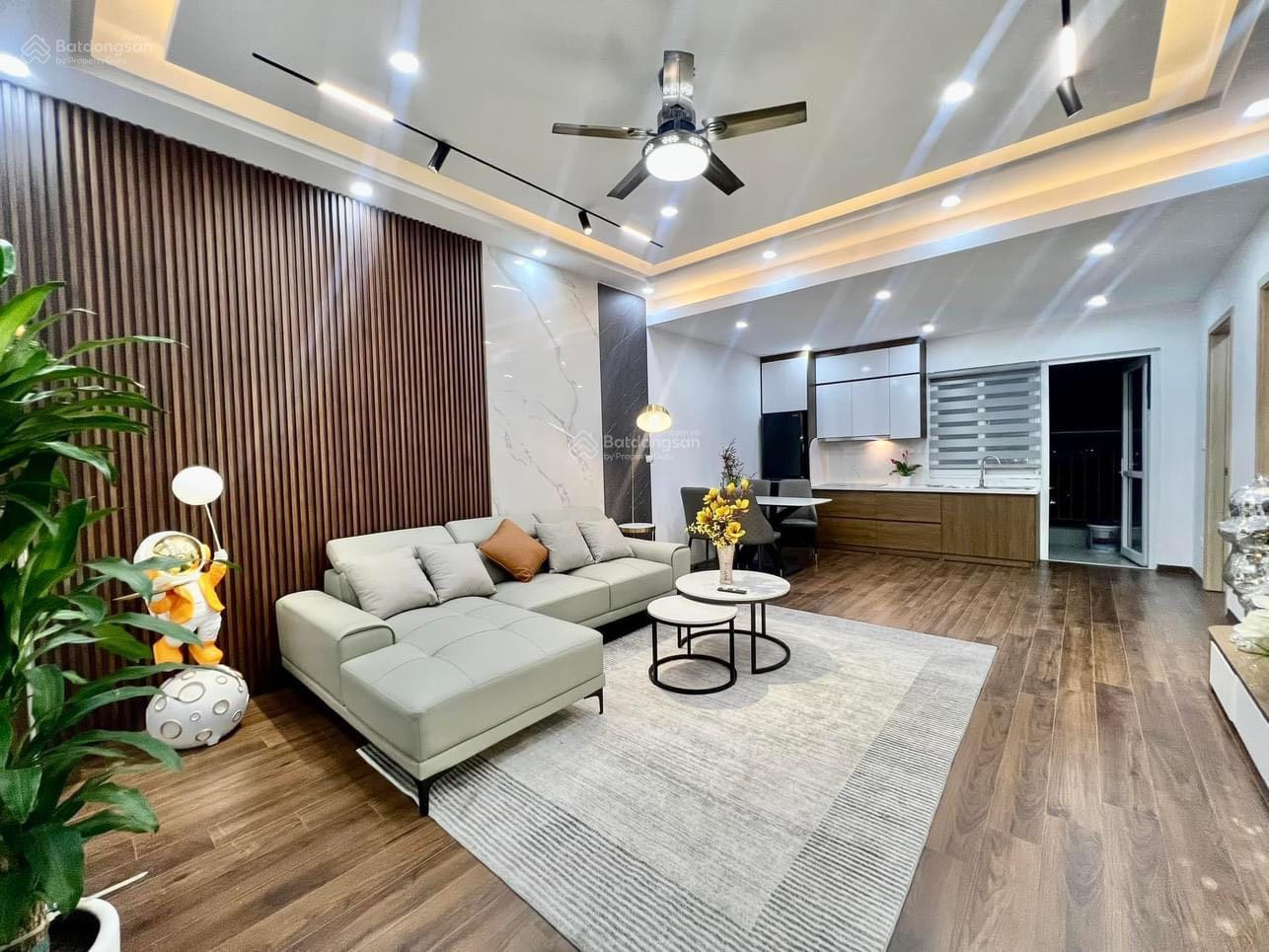 Một căn hộ chung cư 80m2 tại KĐT Thanh Hà đang được đăng bán trên Batdongsan.com.vn với giá 1,7 tỷ đồng. Một căn hộ chung cư 80m2 tại KĐT Thanh Hà đang được đăng bán trên Batdongsan.com.vn với giá 1,7 tỷ đồng.