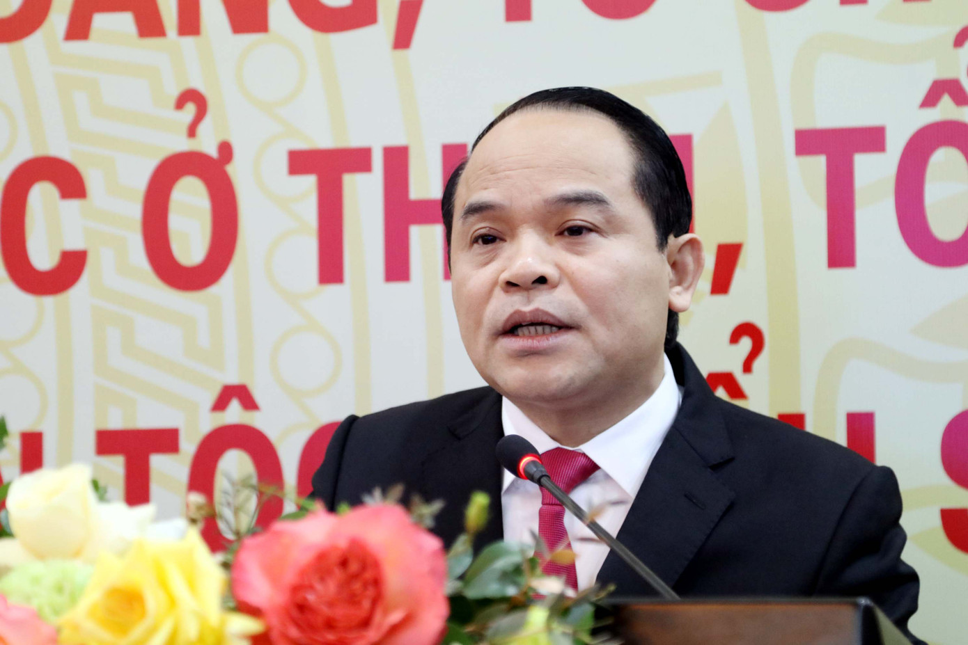 Tiến sỹ Nguyễn Quốc Đoàn, Bí thư Tỉnh ủy Lạng Sơn phát biểu Khai mạc Hội thảo. Tiến sỹ Nguyễn Quốc Đoàn, Bí thư Tỉnh ủy Lạng Sơn phát biểu Khai mạc Hội thảo.