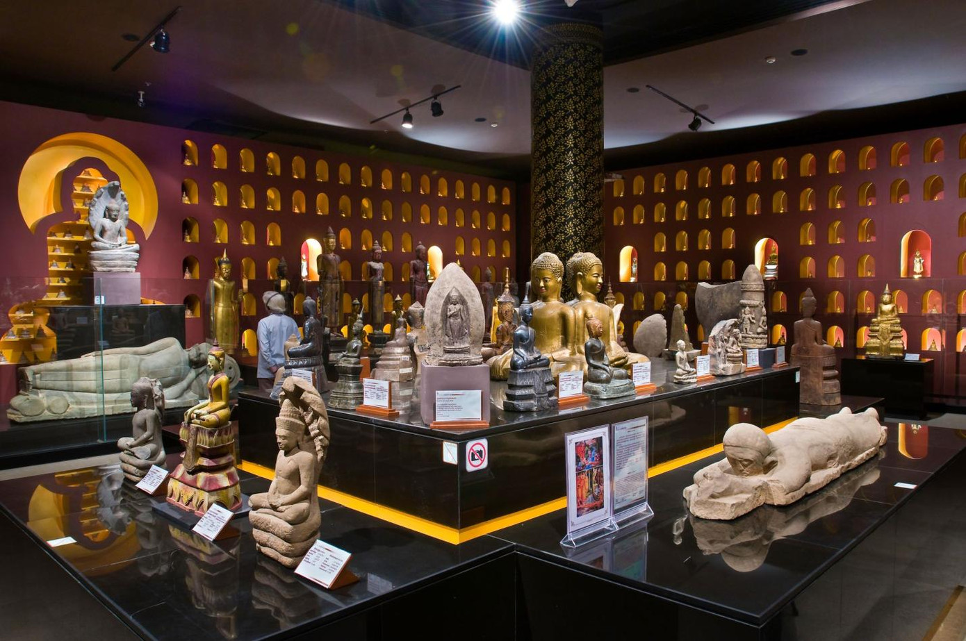 Bảo tàng quốc gia Angkor lưu giữ những tinh hoa văn hóa của người Khmer.