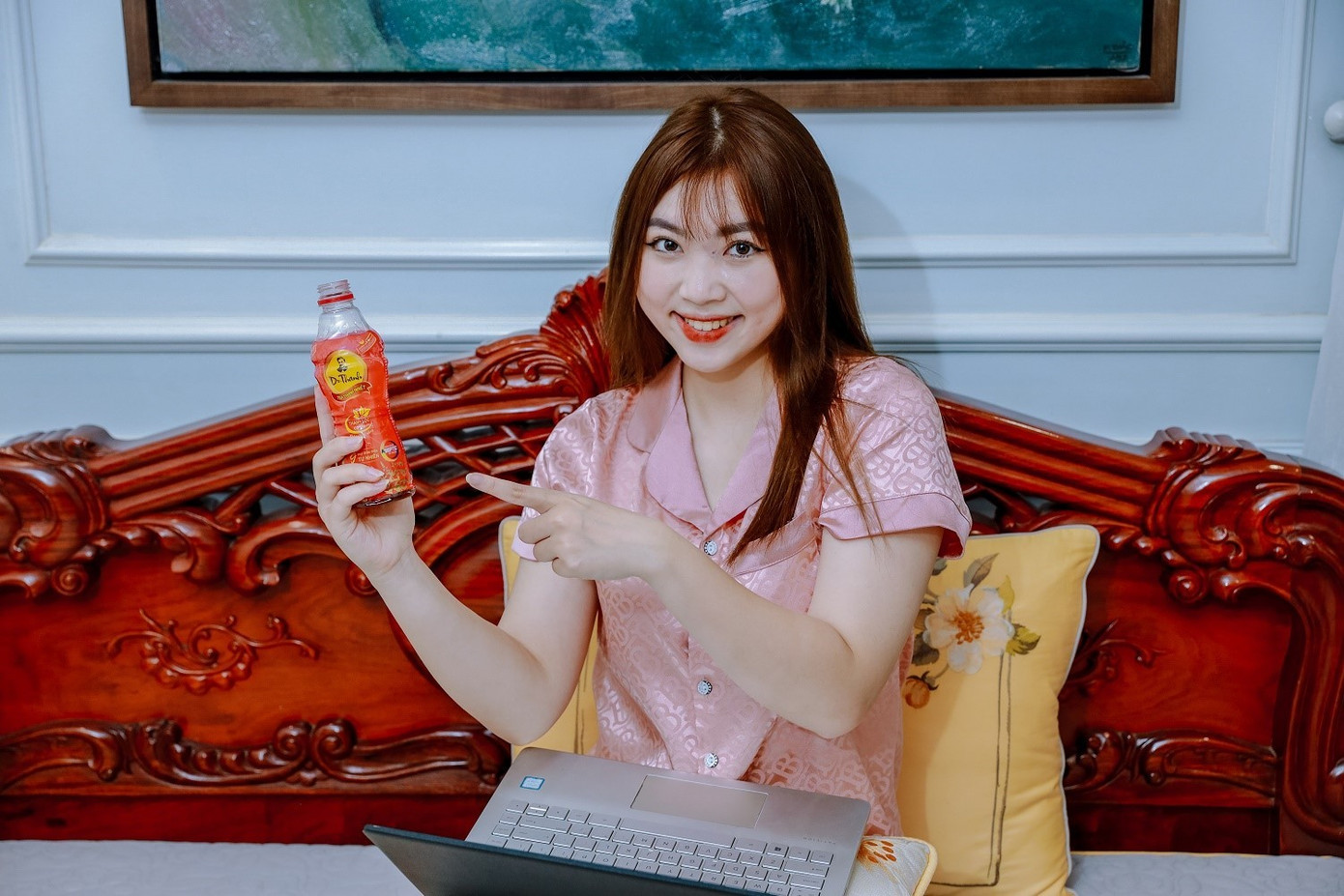 Khả năng thanh lọc, làm mát cơ thể hiệu quả của Trà Thanh Nhiệt Dr Thanh được nhiều người trẻ yêu thích và lựa chọn sử dụng mỗi ngày Khả năng thanh lọc, làm mát cơ thể hiệu quả của Trà Thanh Nhiệt Dr Thanh được nhiều người trẻ yêu thích và lựa chọn sử dụng mỗi ngày