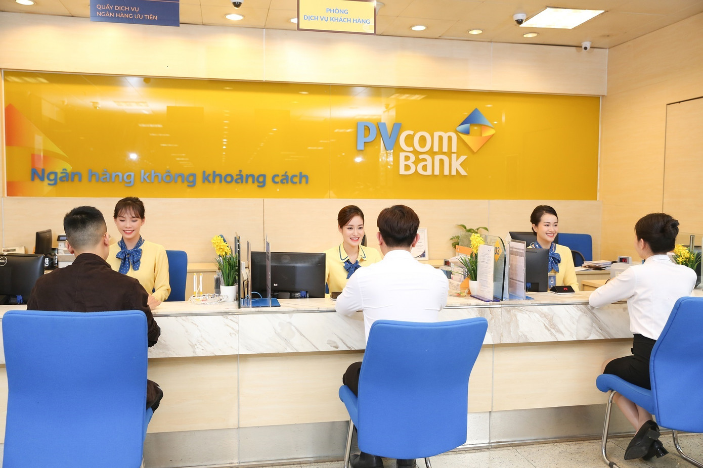 Khách hàng được hưởng lãi suất vay ưu đãi chỉ từ 5,99%/năm tại PVcomBank Khách hàng được hưởng lãi suất vay ưu đãi chỉ từ 5,99%/năm tại PVcomBank