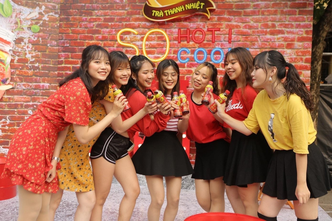 Thanh lọc cơ thể để tươi mát mỗi ngày bằng thức uống từ thảo mộc tự nhiên đang là lựa chọn cực chất của gen Z trong xu hướng healthy lifestyle hiện nay.