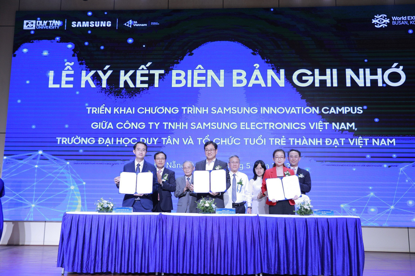 ĐH Duy Tân ký kết hợp tác cùng Samsung ĐH Duy Tân ký kết hợp tác cùng Samsung
