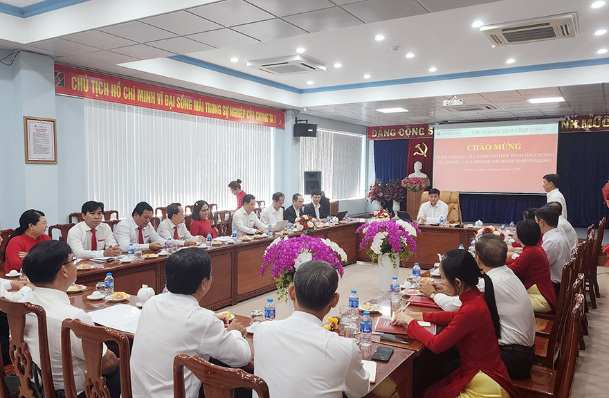Tổng Giám đốc Phạm Toàn Vượng làm việc với Agribank chi nhánh Vĩnh Long về các giải pháp tăng trưởng tín dụng trên địa bàn