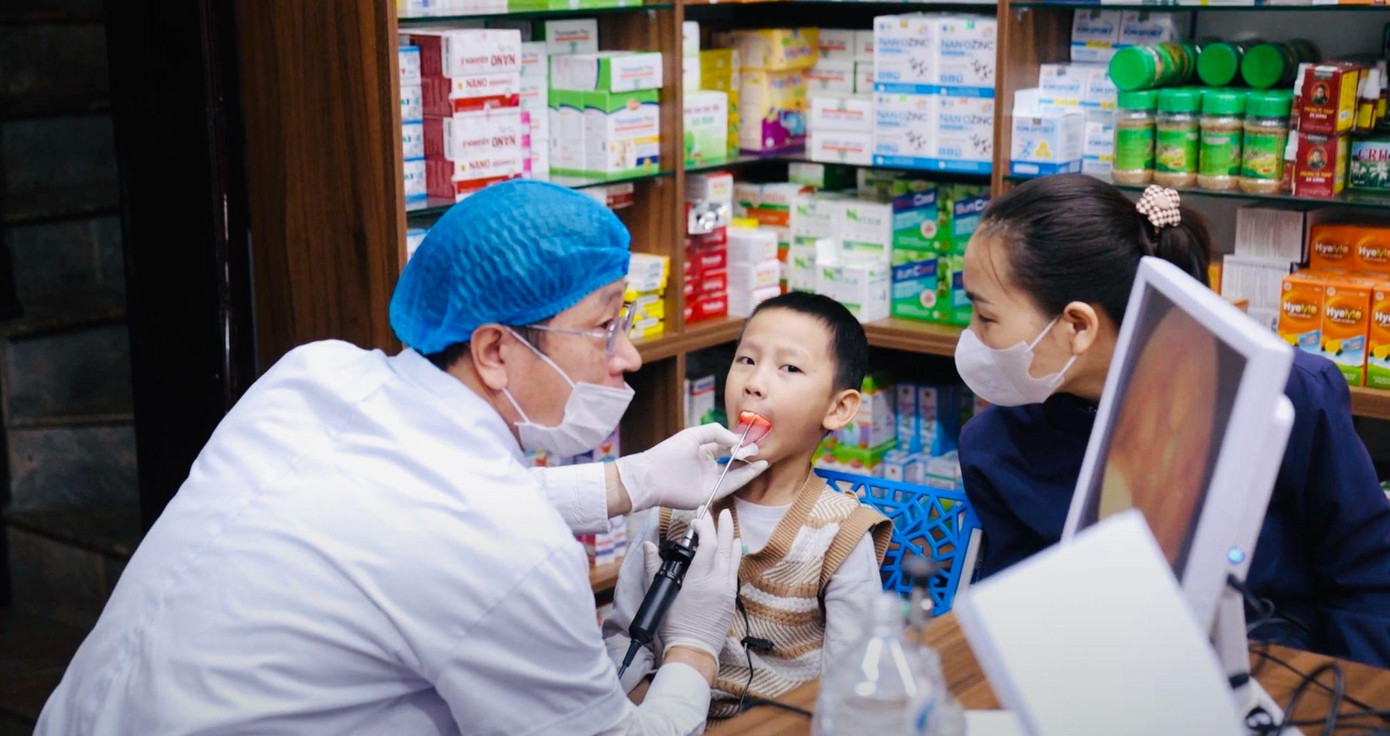 Tại sự kiện các bé được bác sĩ Tai mũi họng thăm khám và tư vấn sức khỏe hô hấp