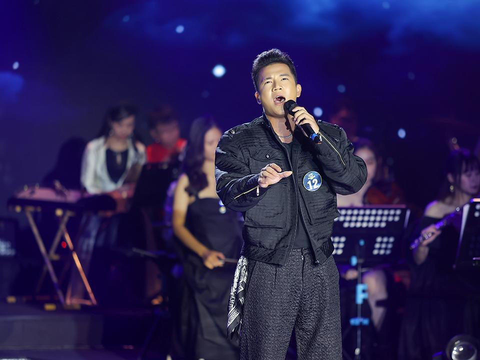 Quán quân nhạc nhẹ Trịnh Văn Núi được đặc cách vào học tại ĐH Nghệ thuật Quân Đội. Ảnh: BTC. Quán quân nhạc nhẹ Trịnh Văn Núi được đặc cách vào học tại ĐH Nghệ thuật Quân Đội. Ảnh: BTC.