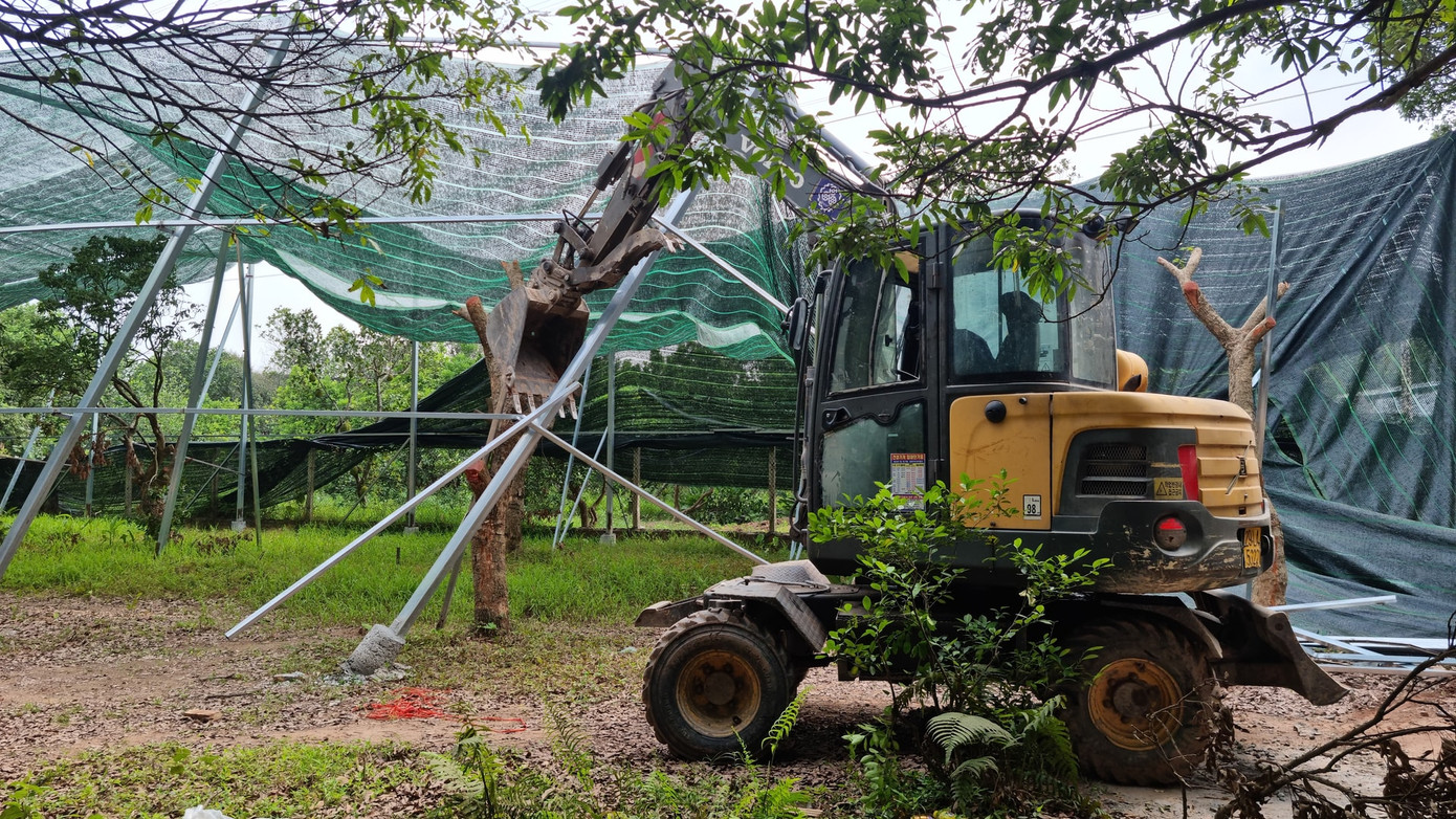 Lực lượng chức năng xử lý các công trình vi phạm trên đất nông nghiệp Lực lượng chức năng xử lý các công trình vi phạm trên đất nông nghiệp