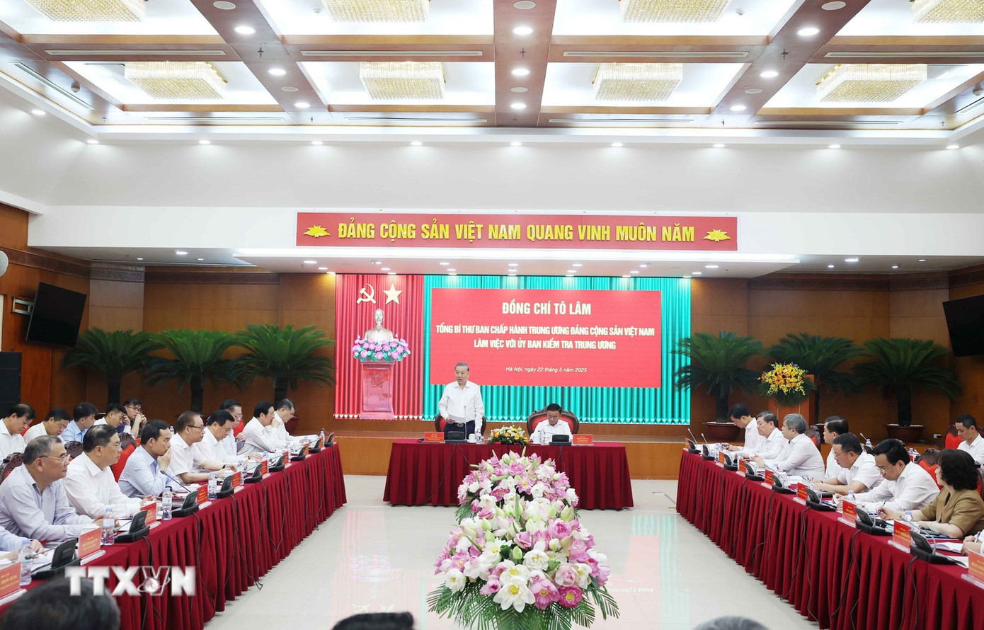 Tổng Bí thư Tô Lâm chủ trì làm việc với Ủy ban Kiểm tra Trung ương. (Ảnh: Thống Nhất/TTXVN)