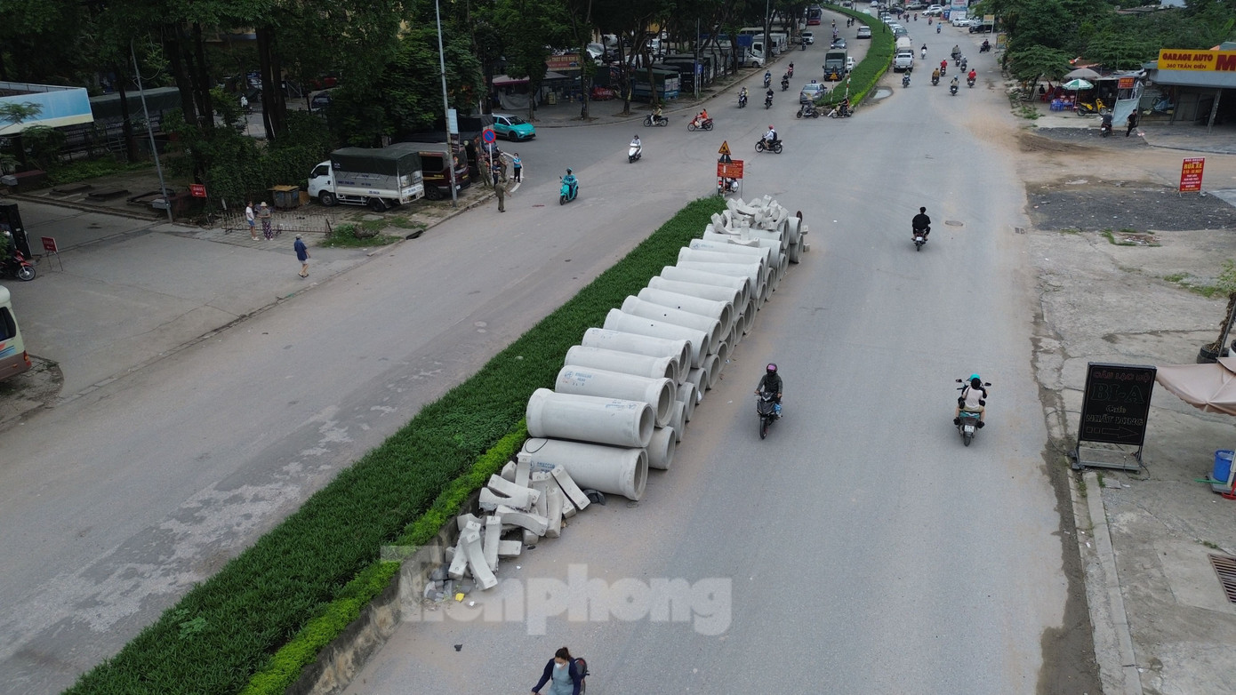 Đến năm 2020, dự án tạm ngưng do gặp vướng mắc trong GPMB và gia hạn phụ lục hợp đồng BT. Đến thời điểm tạm ngưng, dự án mới đạt khoảng 40% khối lượng thi công.