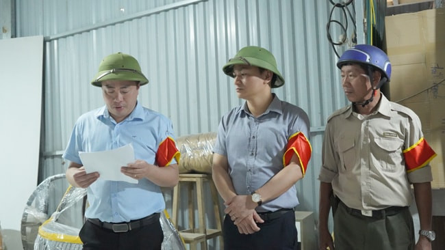 Lực lượng chức năng huyện Thạch Thất thực hiện cưỡng chế kiểm đếm bắt buộc với 107 hộ dân