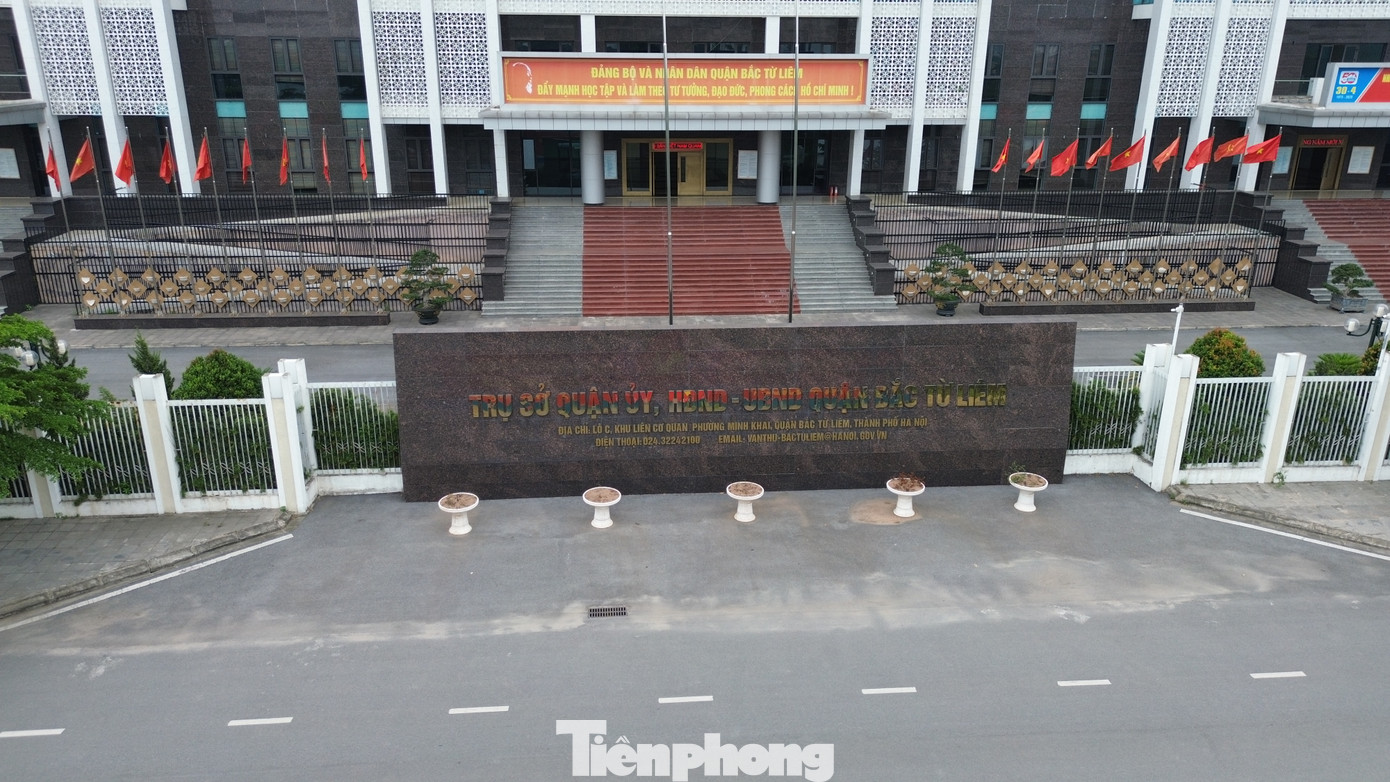 Theo phương án, phường Tây Tựu được thành lập trên cơ sở nhập phần lớn diện tích tự nhiên và dân số của các phường: Tây Tựu, Minh Khai (thuộc quận Bắc Từ Liêm); một phần diện tích tự nhiên và dân số của xã Kim Chung (thuộc huyện Hoài Đức). Sau sắp xếp, phường Tây Tựu có diện tích tự nhiên là 7,54 km2 với số dân 39.436 người.