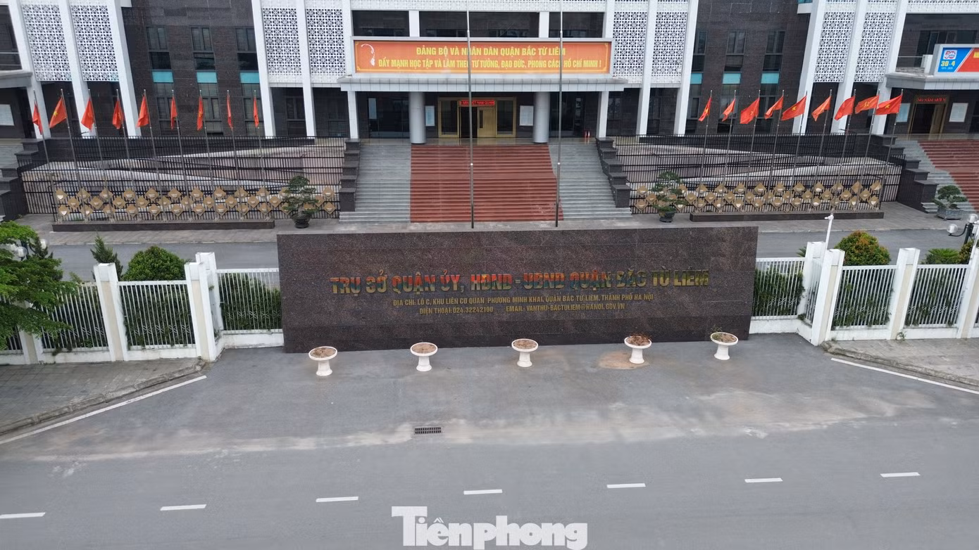 Theo phương án, phường Tây Tựu được thành lập trên cơ sở nhập phần lớn diện tích tự nhiên và dân số của các phường: Tây Tựu, Minh Khai (thuộc quận Bắc Từ Liêm); một phần diện tích tự nhiên và dân số của xã Kim Chung (thuộc huyện Hoài Đức). Sau sắp xếp, phường Tây Tựu có diện tích tự nhiên là 7,54 km2 với số dân 39.436 người. Theo phương án, phường Tây Tựu được thành lập trên cơ sở nhập phần lớn diện tích tự nhiên và dân số của các phường: Tây Tựu, Minh Khai (thuộc quận Bắc Từ Liêm); một phần diện tích tự nhiên và dân số của xã Kim Chung (thuộc huyện Hoài Đức). Sau sắp xếp, phường Tây Tựu có diện tích tự nhiên là 7,54 km2 với số dân 39.436 người.