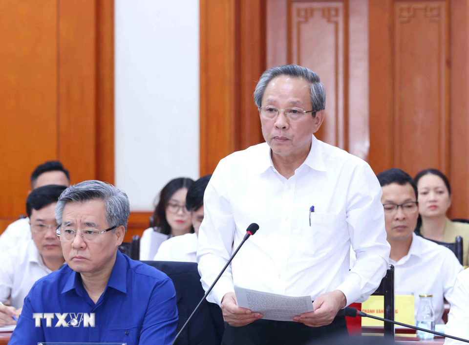 Đồng chí Lê Minh Hưng, Ủy viên Bộ Chính trị, Bí thư Trung ương Đảng, Trưởng ban Tổ chức Trung ương phát biểu tại buổi làm việc.