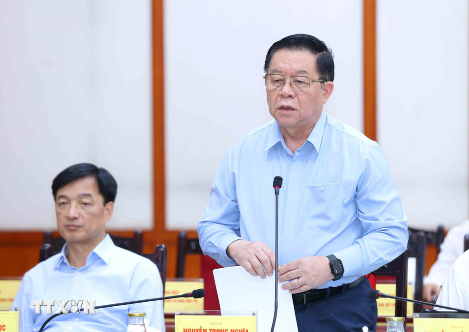 Đồng chí Nguyễn Trọng Nghĩa, Ủy viên Bộ Chính trị, Bí thư Trung ương Đảng, Trưởng ban Tuyên giáo và Dân vận Trung ương phát biểu tại buổi làm việc.