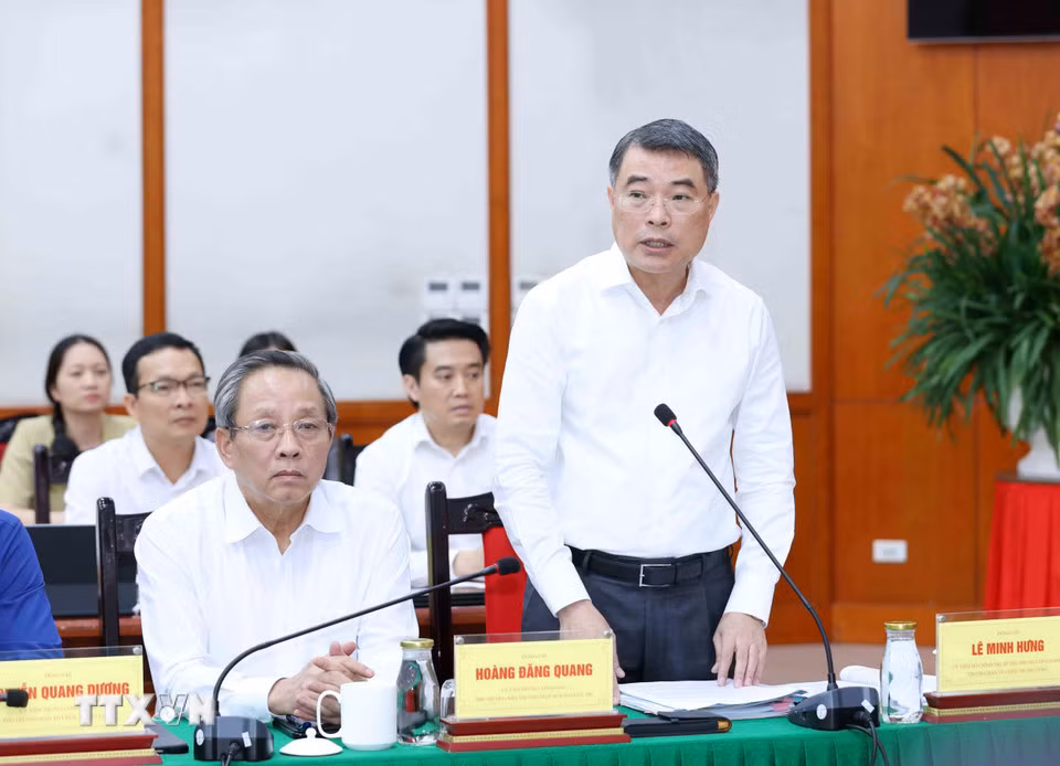 Đồng chí Lê Minh Hưng, Ủy viên Bộ Chính trị, Bí thư Trung ương Đảng, Trưởng ban Tổ chức Trung ương phát biểu tại buổi làm việc.