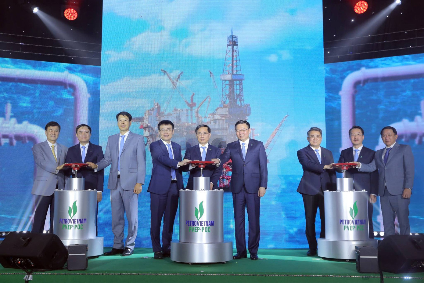 Dự án Đại Hùng pha 3 đón dòng dầu thương mại đầu tiên ảnh 1