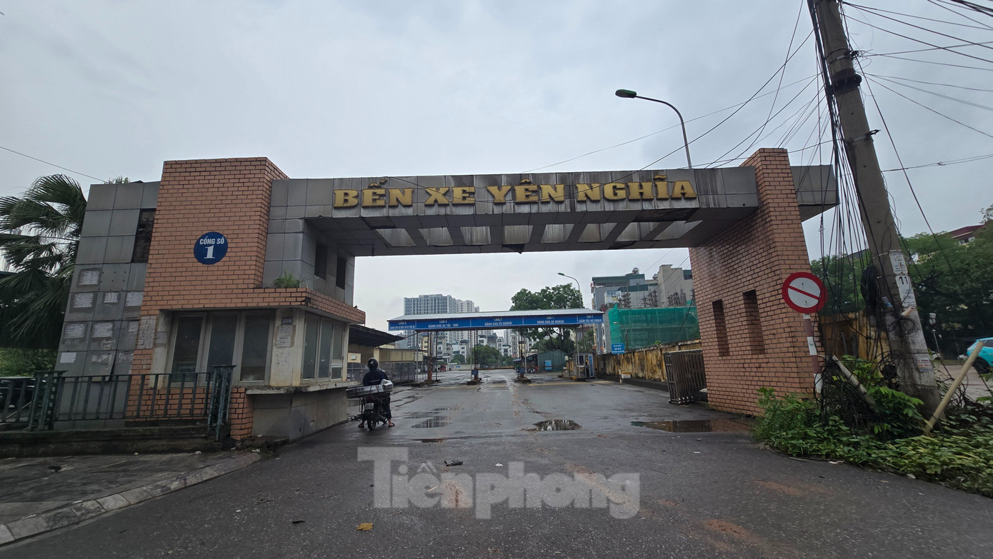 Bên cạnh đó, Bến xe Yên Nghĩa (phường Yên Nghĩa) cũng chưa được nghiệm thu PCCC. Đại diện Bến xe Yên Nghĩa cho biết, bến đã trang bị đầy đủ các phương tiện cứu hỏa, phục vụ công tác PCCC. Tuy nhiên, vì một số nguyên nhân nên bến xe vẫn chưa được nghiệm thu PCCC.