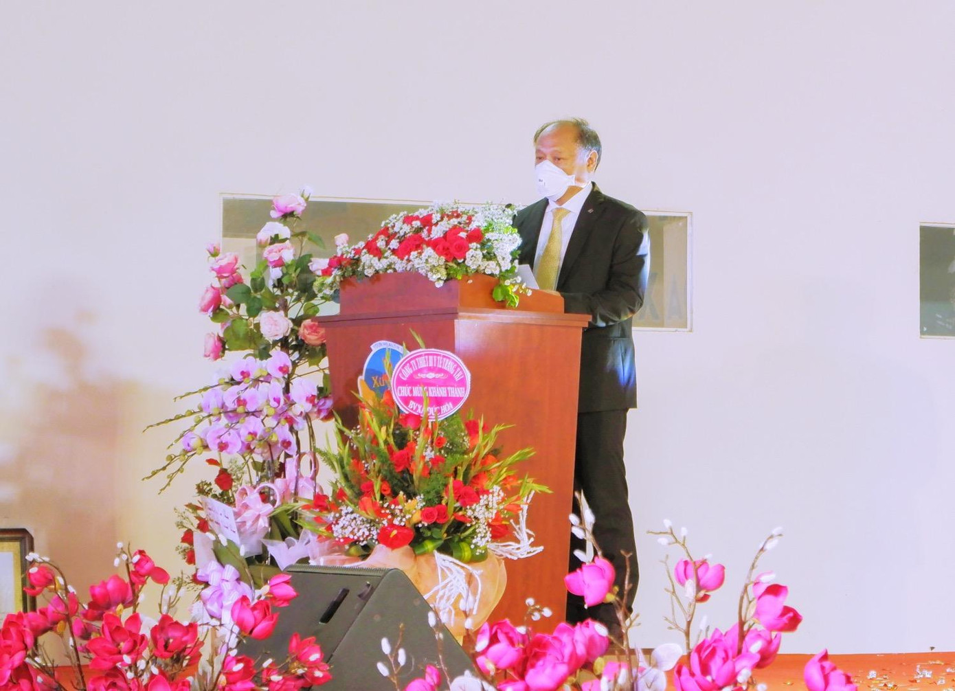 Bác sĩ Nguyễn Văn Châu cam kết chi phí khám chữa bệnh tại bệnh viện Xuyên Á sẽ bằng và thấp hơn các bệnh viện công lập nếu điều trị theo yêu cầu. Bác sĩ Nguyễn Văn Châu cam kết chi phí khám chữa bệnh tại bệnh viện Xuyên Á sẽ bằng và thấp hơn các bệnh viện công lập nếu điều trị theo yêu cầu.