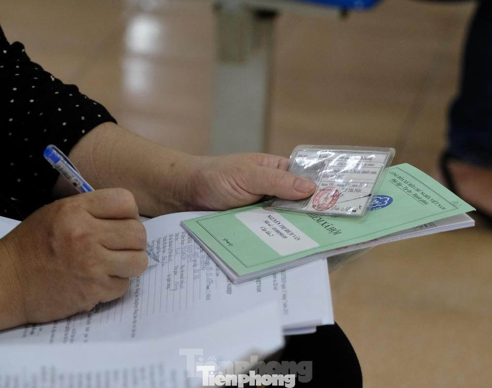 Chế độ hưởng BHXH một lần được quy định cho 5 nhóm đối tượng, nhưng riêng nhóm người lao động nghỉ việc có được hưởng chế độ này hay không, mức hưởng ra sao vẫn còn nhiều ý kiến khác nhau (Ảnh minh họa). Chế độ hưởng BHXH một lần được quy định cho 5 nhóm đối tượng, nhưng riêng nhóm người lao động nghỉ việc có được hưởng chế độ này hay không, mức hưởng ra sao vẫn còn nhiều ý kiến khác nhau (Ảnh minh họa).