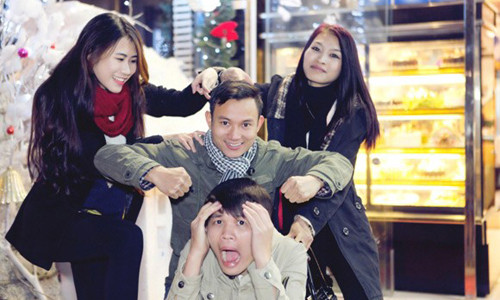 Ngoài đời, nếu gặp tình huống đi chơi với 100k, 2 nhân vật chính vẫn hành xử như Hoàng và My trong phim . Ngoài đời, nếu gặp tình huống đi chơi với 100k, 2 nhân vật chính vẫn hành xử như Hoàng và My trong phim