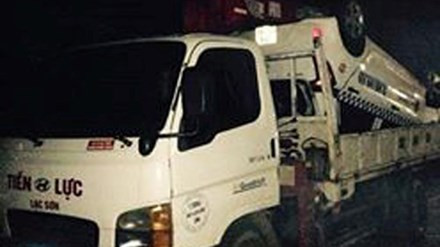 BẢN TIN ATGT: Xe máy đâm xe tải, 3 thanh niên thương vong ảnh 5