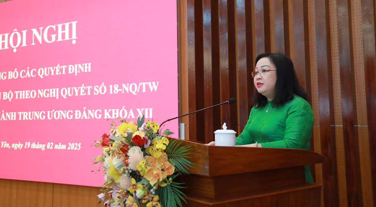 Bà Cao Thị Hòa An - Phó bí thư Thường trực Tỉnh ủy, Chủ tịch HĐND tỉnh Phú Yên - phát biểu tại hội nghị.