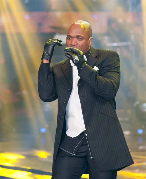 Khán giả đã có cơ hội gặp gỡ Á quân Dia Frampton của The Voice Mỹ mùa thứ nhất và Jesse Campbell (thí sinh của đội Christina Aguilera mùa thứ hai) trên sân khấu Việt nhưng chưa thực sự hài lòng