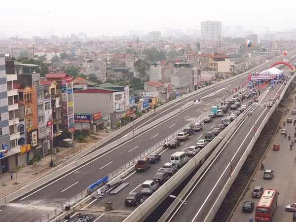 Lễ thông xe đường trên cao Thanh Xuân - Linh Đàm. Ảnh TTXVN