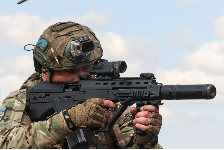 Lính Ukraine ở bãi huấn luyện thuộc vùng Donetsk ngày 24/7. (Ảnh: Reuters) Lính Ukraine ở bãi huấn luyện thuộc vùng Donetsk ngày 24/7. (Ảnh: Reuters)